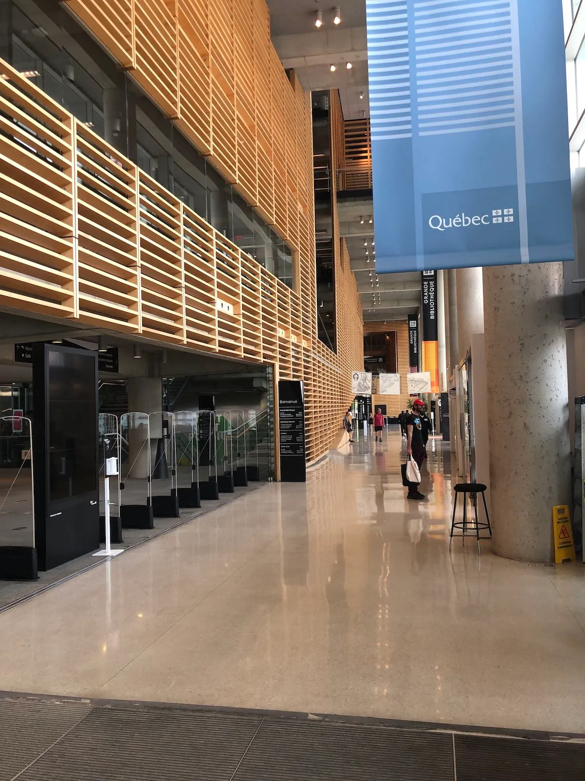 Le Grande Bibliothèque au Montreal
